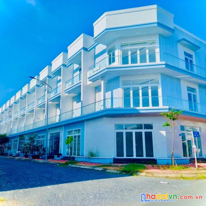 Mở bán 9 căn nhà hoàn thiện 1 trệt 3 lầu cách siêu thi go cần thỏ 3 phút đi xe