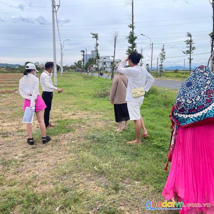 Cần bán gấp, bán nhanh lô đất nền mặt tiền đường lớn, gần khu công nghiệp, gần biển , có sổ pháp