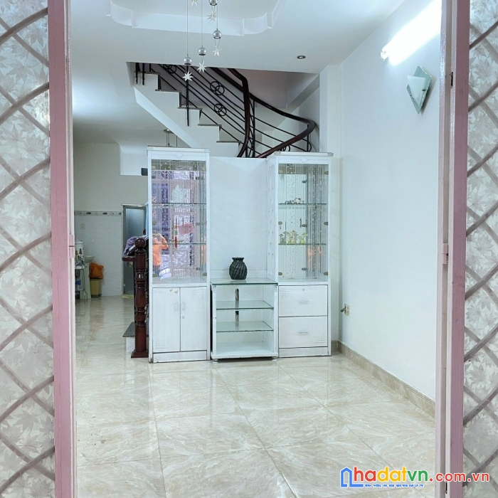 Cần bán nhà đẹp quận 7 - ngang 4 chỉ nhỉnh 4 tỷ gần lotte mart