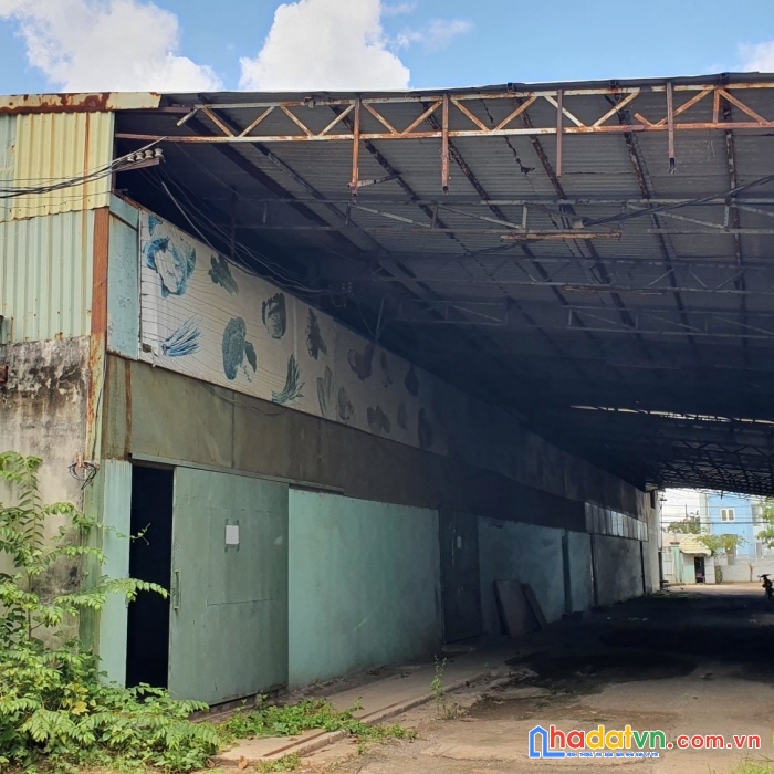 Bán hơn 10.000m2 mặt tiền nhà xưởng quận bình tân - ngay khu tên lửa giá 300 tỷ.
