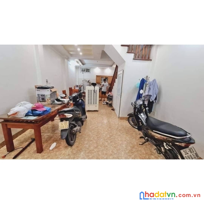 Nhà đẹp, ở ngay phố cự lộc, thanh xuân 38m2x5t, mt 3.8m, nhỉnh 4 tỷ.