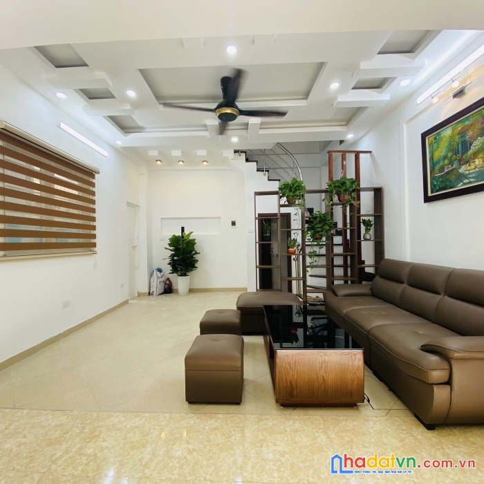 1 nhà ra ô tô tránh, phố hạ đình, thanh xuân, 38m2, 5 tầng, 4 tỷ.