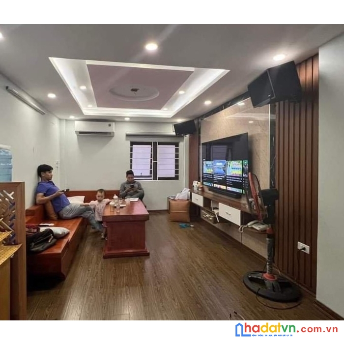 Sốc! nhà hoàng cầu, đống đa, nhà đẹp, dân trí, ô tô, 53m2x4 ngủ, chỉ 6.49t