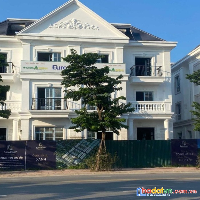 Bán gấp căn nhà phố trung tâm hành chính gia lâm cách vin ocean parks 500m