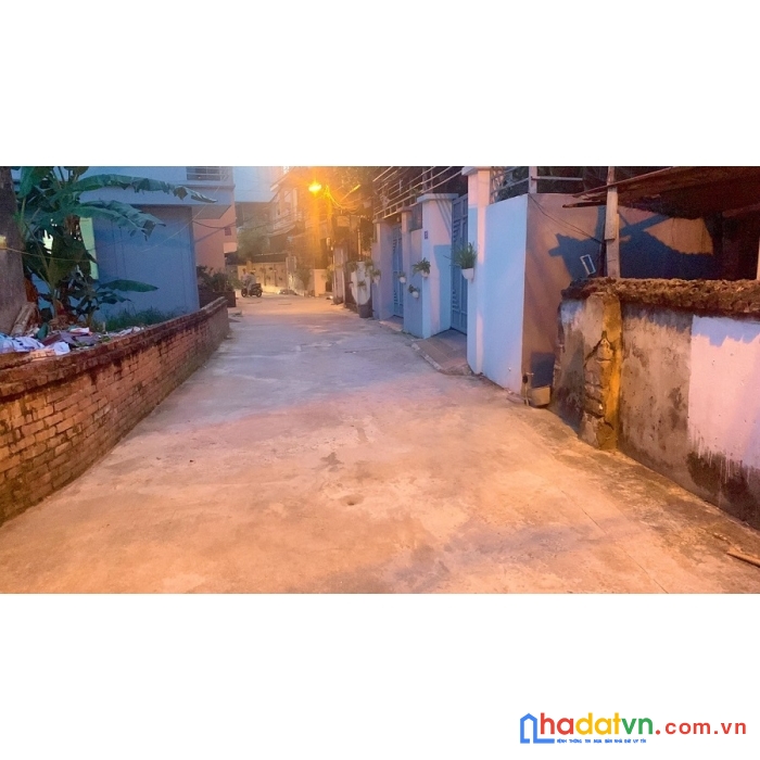Bán nhà dân xây phố thạch bàn quận long biên oto tránh đỗ cổng 40m