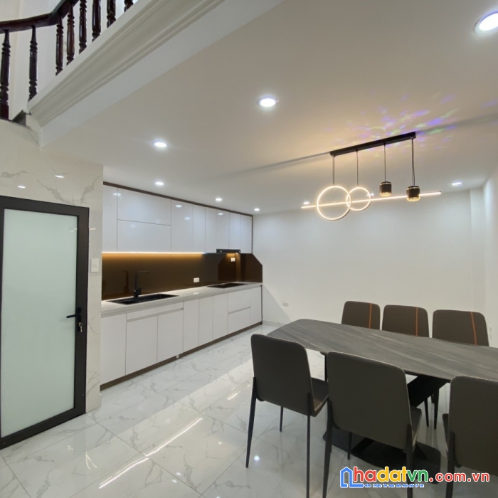 Bán gấp nhà phố thái thịnh kinh doanh siêu hót, 70m2, 5 tầng , nhà mới, ở luôn.0589593999.