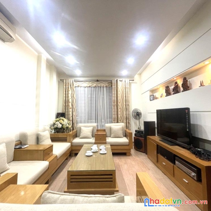 Đê la thành, ô tô tránh, kinh doanh, văn phòng, 72m x 5 tầng, 13 tỷ 4
