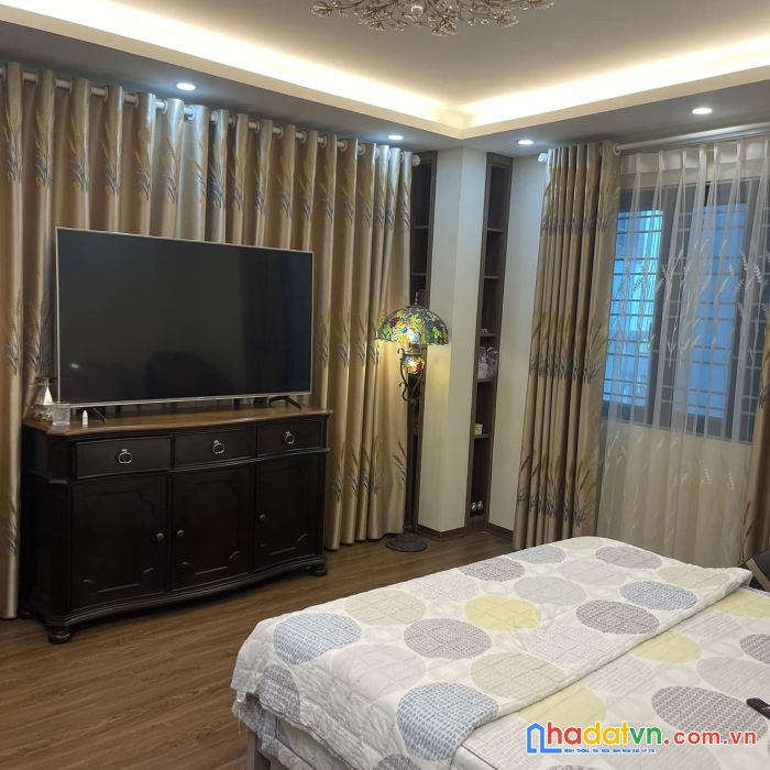 6 tầng thang máy - nhà đẹp ở ngay - 3 thoáng - sát hồ - mặt ngõ thông tứ tung