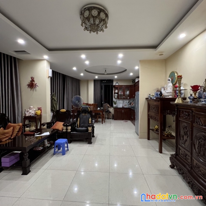 Bán nhà phố lạc trung, ô tô tránh, lô góc, kinh doanh sầm uất, 46m, 5t, mt 9m, gía 11 tỷ