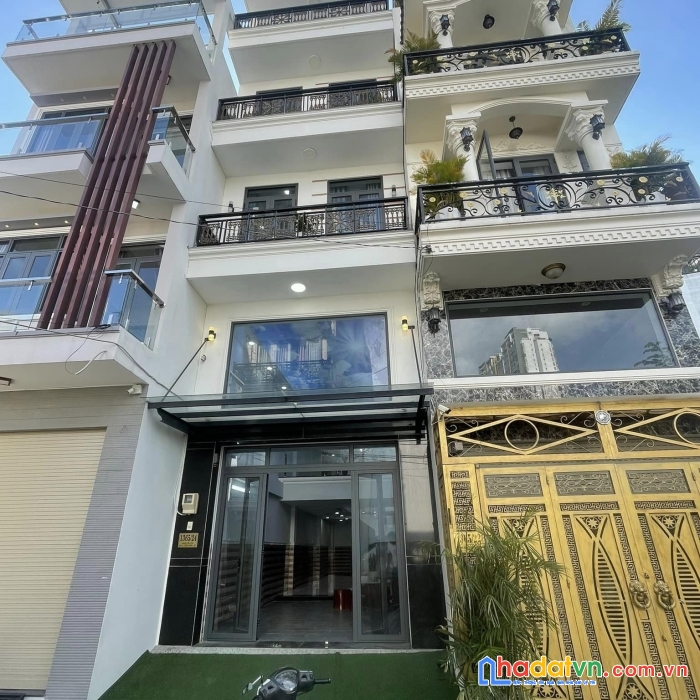 Biệt thự phố  cao cấp quận 7. 5 tầng btct kiên cố .full nội thất .chỉ 11.4 tỷ