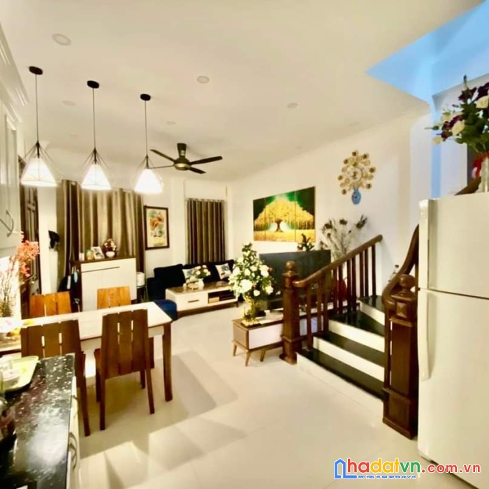 Bán nhà đẹp ngọc thụy, 45m,5t 3,8  tỷ, full nội thất xịn xò, sát mipec