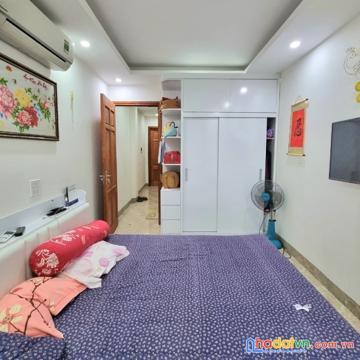 Bán nhà phố hồng mai: 44m2, 6 ngủ, mt 4m, ngõ ô tô tránh, 5 bước ra chợ. 4 tỷ