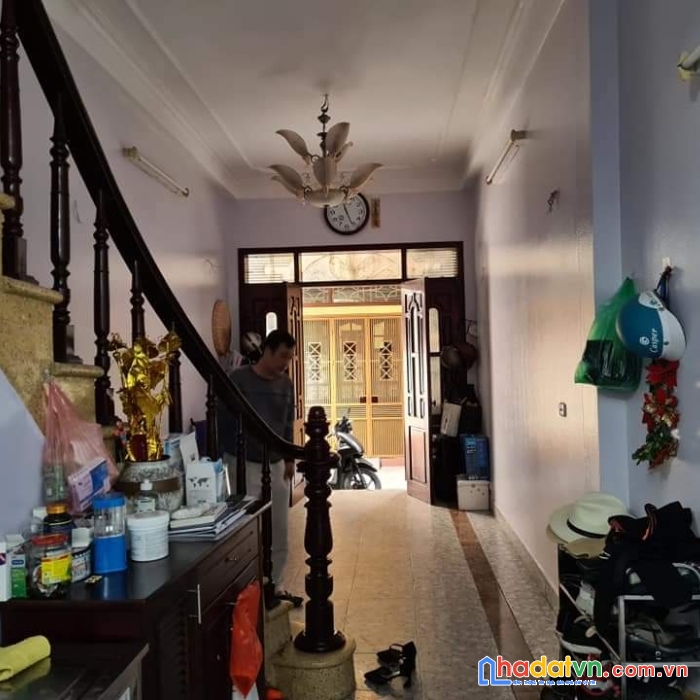 Hoàng văn thái 33m, 3 tỷ 400. phân lô quân đội, ngõ ô tô tránh.