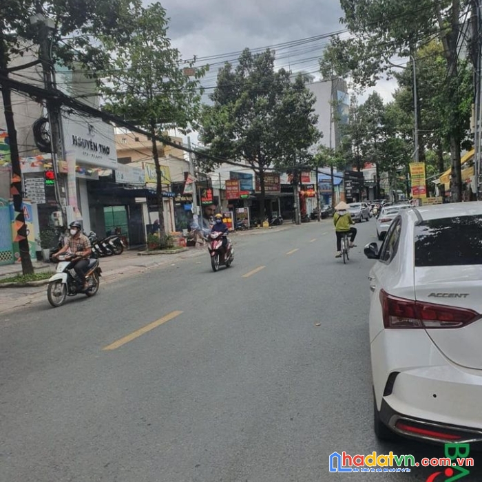 Bán nhà mặt tiền kinh doanh, trương định. 6.8 x 20m shr full thổ cư, 165m2, tân mai biên hoà