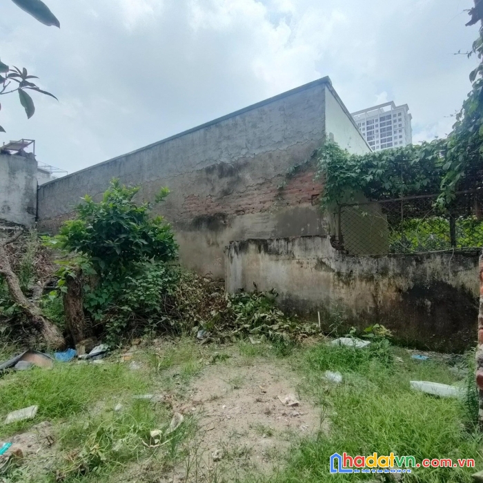 Cần bán mảnh đát vàng cầu giấy 57m2 - mt4.8m - giá 5 tỷ - đầu tư xây ccmn - ba gác đỗ cửa.