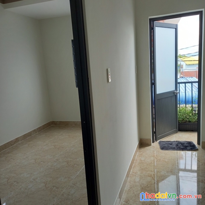 Bán  nhà lầu xe hơi 5

 bán nhà lầu oto 5*17m  lô góc 2 mặt tiền shr tho cu  kế cư xá phúc hải