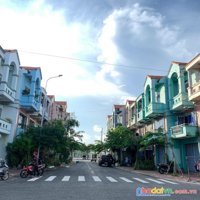 Bán nhà mặt tiền đường phạm hữu chí trung tâm bà rịa