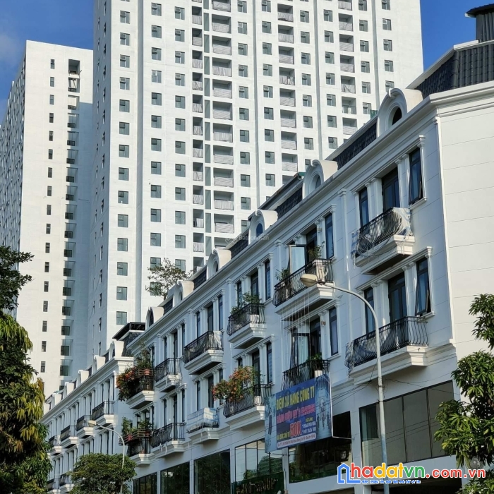 Bán căn tầng trung tòa t2 – cc bluestar trâu quỳ, gia lâm dt 61m2. lh 0969346836