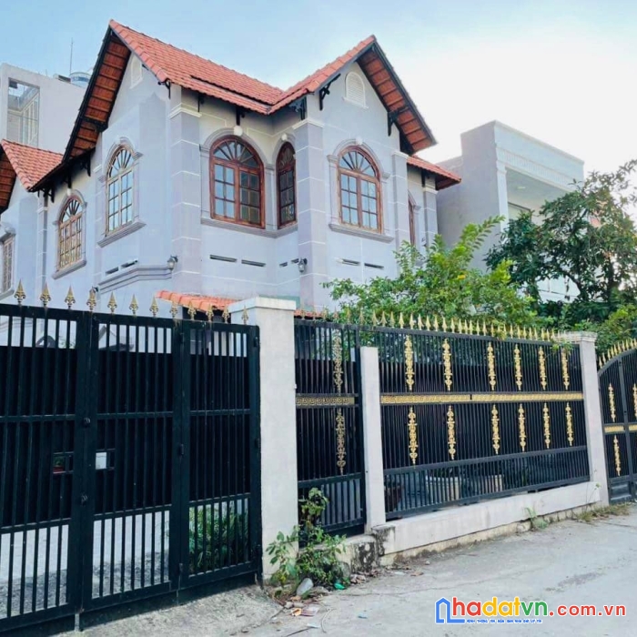 Bán biệt thự đẹp 4 tầng, mặt tiền đường . p thảo điền, quận 2 . dt : 10m x 12m giá chỉ 25t . lh :