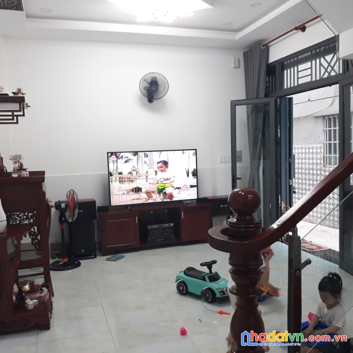 Nhà chính chủ ở lâu đời gấp bán để xoay sở công việc. nhà 4 lầu mới đẹp keng xà beng, xe hơi đỗ
