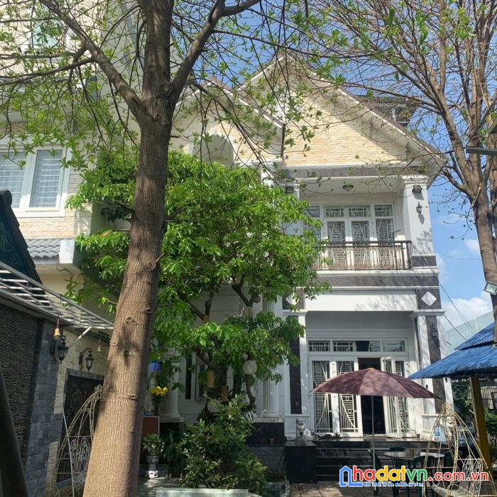 Biệt thư trắng hiện đại sang trọng mặt tiền bùi công trừng_tặng full nội thât cao cấp và kiot mặt