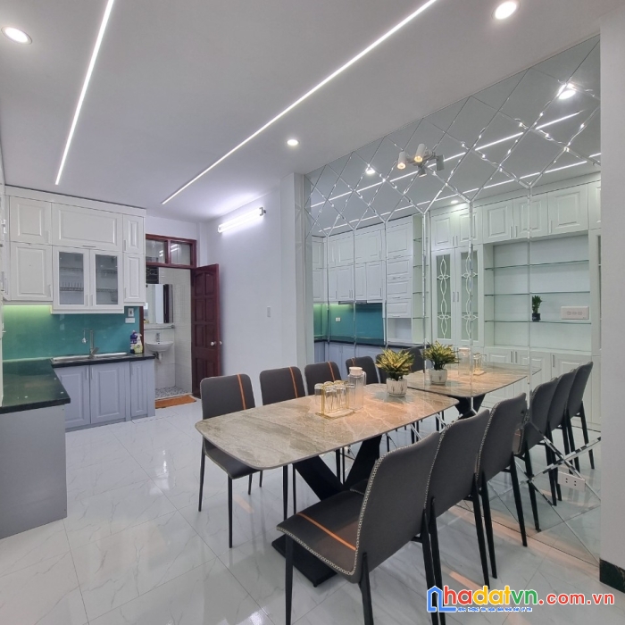 Bán nhà phố phan đình giót: 45m2, 6 tầng, 5 ngủ, mt 4.2m, 50m ra giải phóng, sát chợ. nhỉnh 4 tỷ