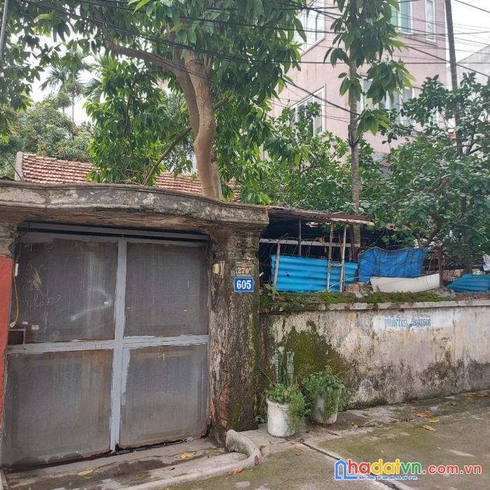 Điểm sáng đầu tư???. 68 phú diễn, bắc từ liêm. đất 351m2, mt8.3m, giá 16 tỷ.