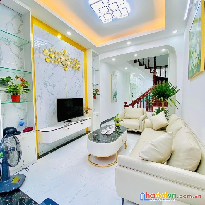 Bán nhà ngọc trì-cổ linh-long biên