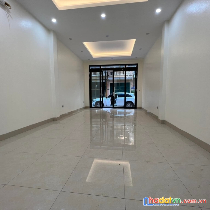 Nhà tô vĩnh diện 6 tầng, thang máy, gara oto, sổ đỏ vuông đét 8,6 tỷ