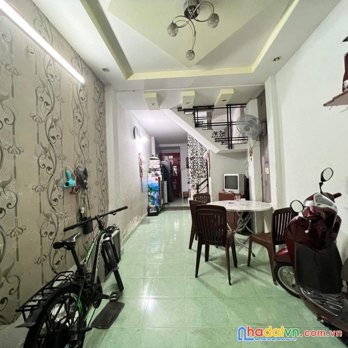 Bán gấp nhà mặt tiền trân hưng đạo , tân phú , 44 m nở hậu , 5 tỷ