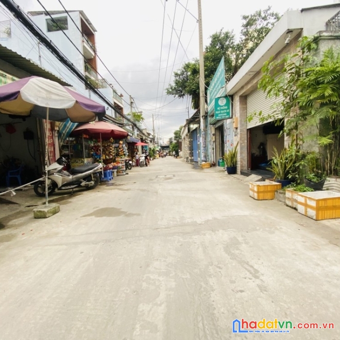 Bán nhà hẻm 8m bình tân - cách aeon 3 phút - 3 tầng - 135m2 - 8.8 tỷ