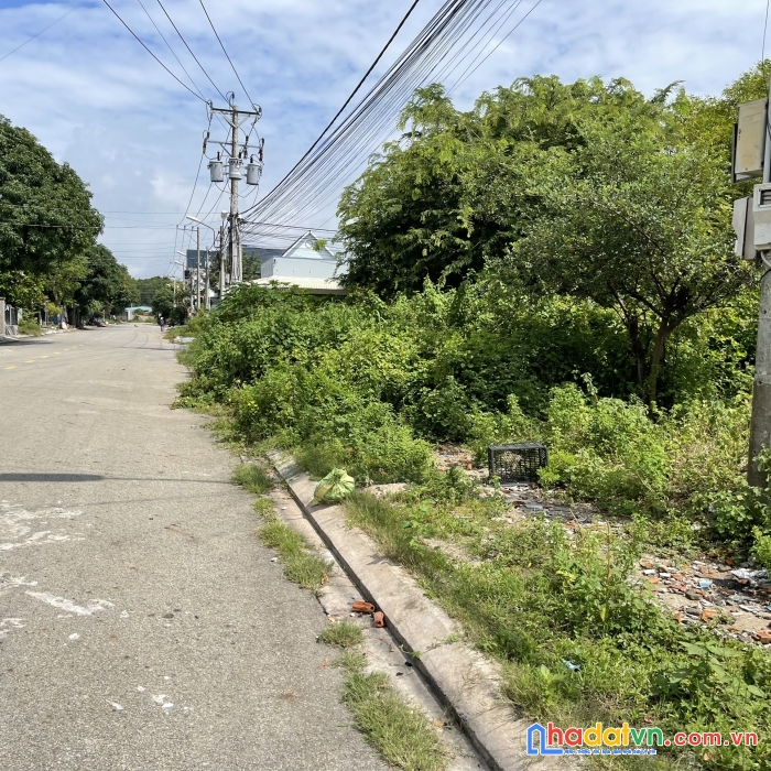 Đất đẹp trung tâm thị xã lagi giá 7 tỷ