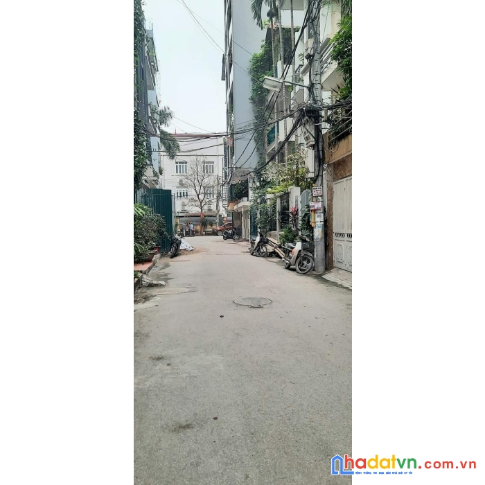 Lạc long quân 65mx7 tầng thang máy 8,5tỷ sát cầu nhật tân 