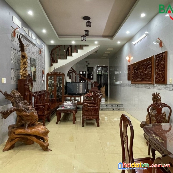 Bán nhà 1t2l nội thất gỗ sang chảnh ngay chợ bửu long cơ sở hạ tầng hoàn thiện