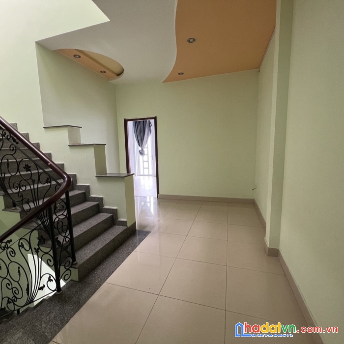 Bán nhà 2 lầu đẹp, nội ô biên hoà,p. trung dũng, đường xe hơi, bàn cờ, dtxd 240m2
