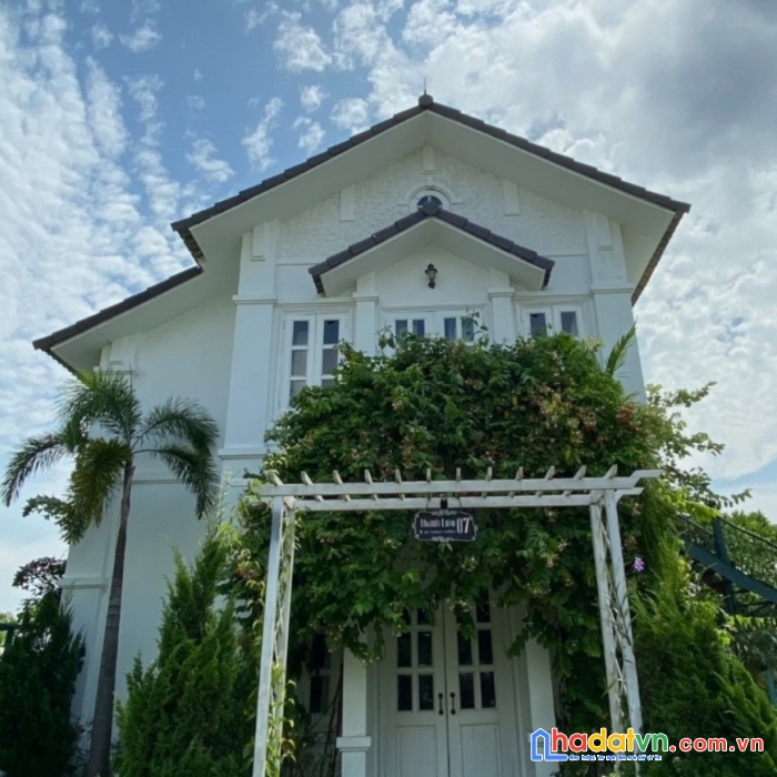 Chính chủ cần bán biệt thự 313m2  tại khu du lịch vườn vua resort và villas phú thọ