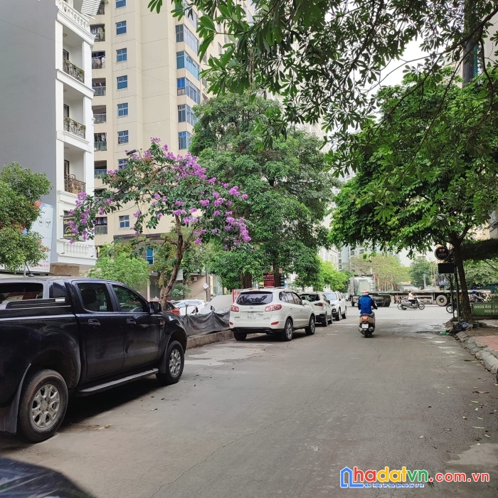 Bán đất lk phân lô vỉa hè văn khê 50m mặt tiền 4.2m 6.5 tỷ