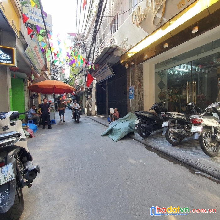 Bán nhà vũ trọng phụng-thanh xuân ô tô-kinh doanh-ngõ thông 42m2x4t,8 tỷ.