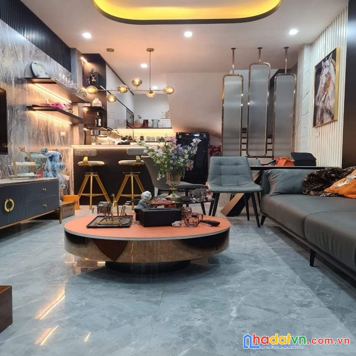 Nhà trần thái tông 33m2 x 5t mt 3.5m giá 5.4 tỷ