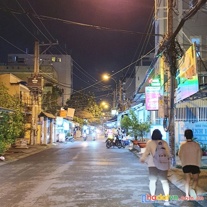 Bán miếng đất biệt thự lâm văn bền ngang 8.4x19 m quận 7 có 4 tỷ ..