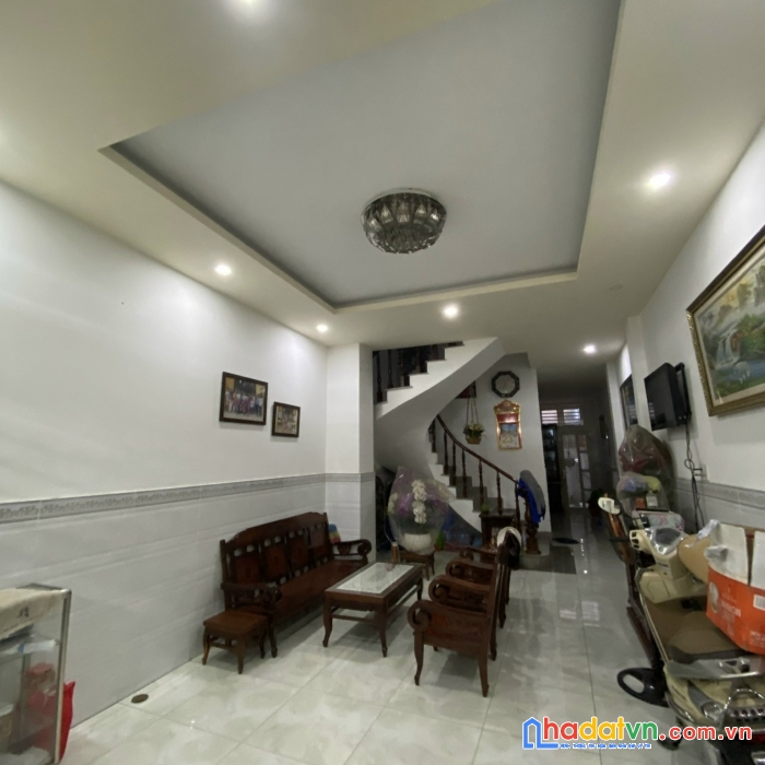 Bán nhà 2 lầu có sân thượng mặt tiền đường chánh hưng f4q8 khu kinh doanh sầm uất