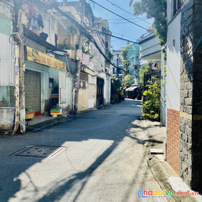 Chị dậu giữa lòng lạc long quân tân bình dt 70mv nhỉnh 4 tỷ