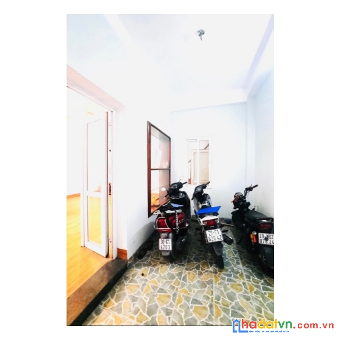 Bán nhà ô cách, long biên, 3.15 tỷ nhà 5 tầng 33m, nhà thoáng, lung linh,ngõ sạch đẹp gần oto.