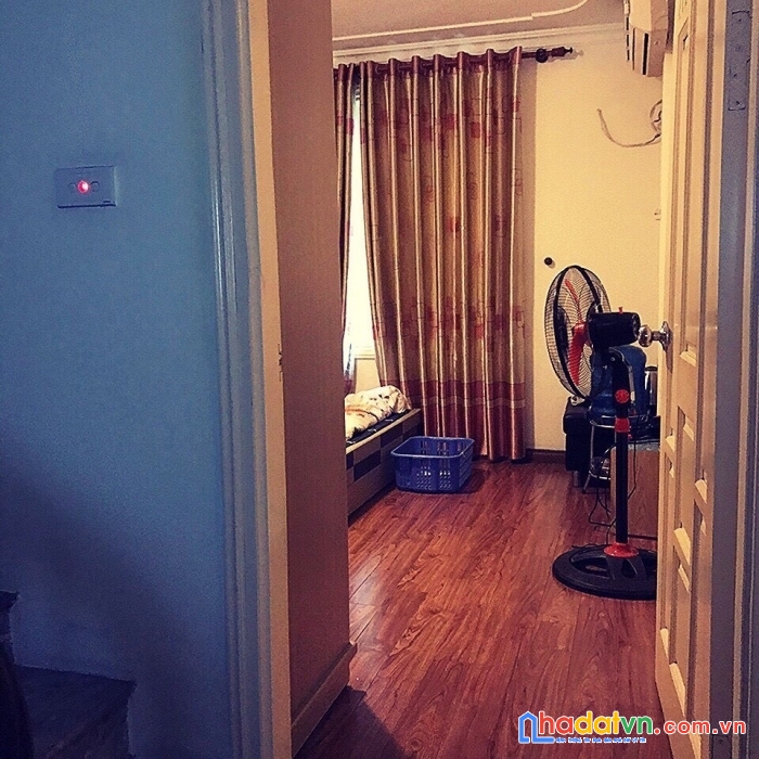 Trung tâm ba đình, nhà siêu đẹp 15m ra mặt phố đội cấn, 28m2, giá 3 tỷ 180tr, tiện ích ngập tràn.