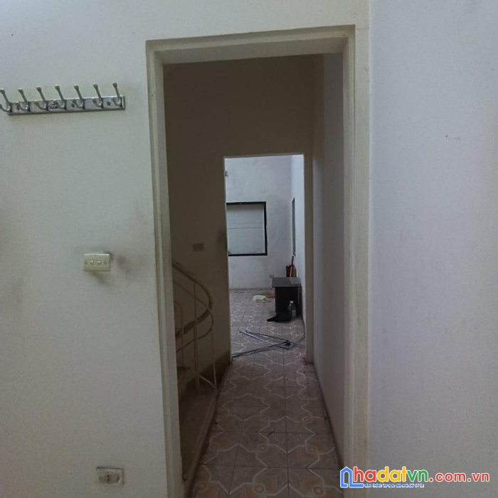 Bán nhà ngõthuỵ khuê, tây hồ. dt 33m2 x 3 tầng. chưa tới 3 tỷ