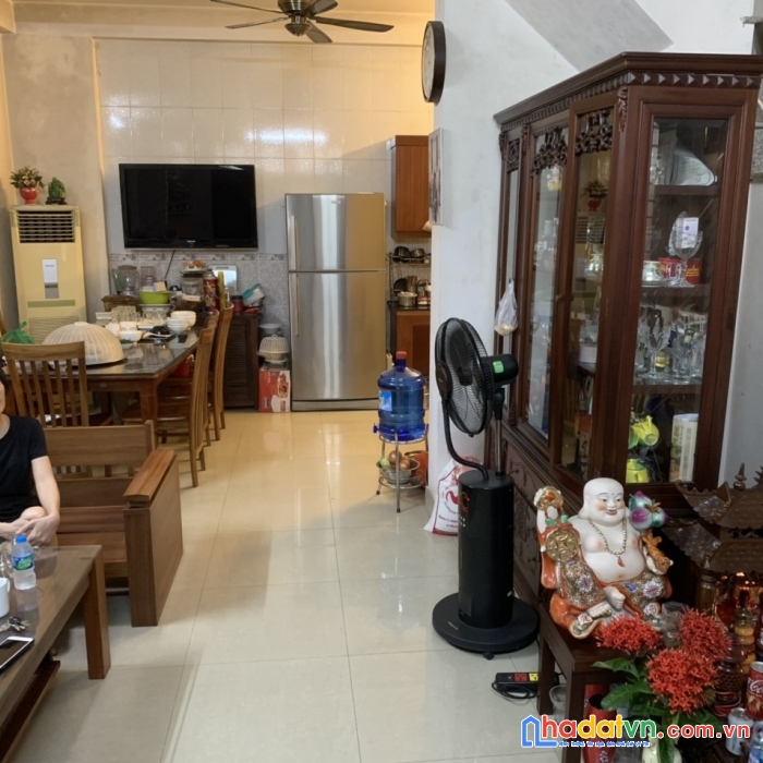 Nhà âu cơ gần thung lũng hoa hồ tây 31m, 5 tầng, mặt tiền 4m, giá 3,9 tỷ