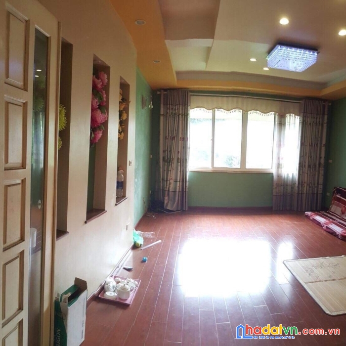 Bán nhà, ngọc lâm, long biên 35m2* 5 tầng, giá 2,95 tỷ gần hồ, trung tâm