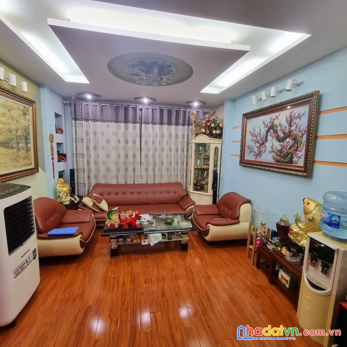 Nhỉnh 5 tỷ có ngay nhà hoàng văn thái, thanh xuân, 40m, mặt tiền 4m, khu phân lô ô tô đỗ cửa,
