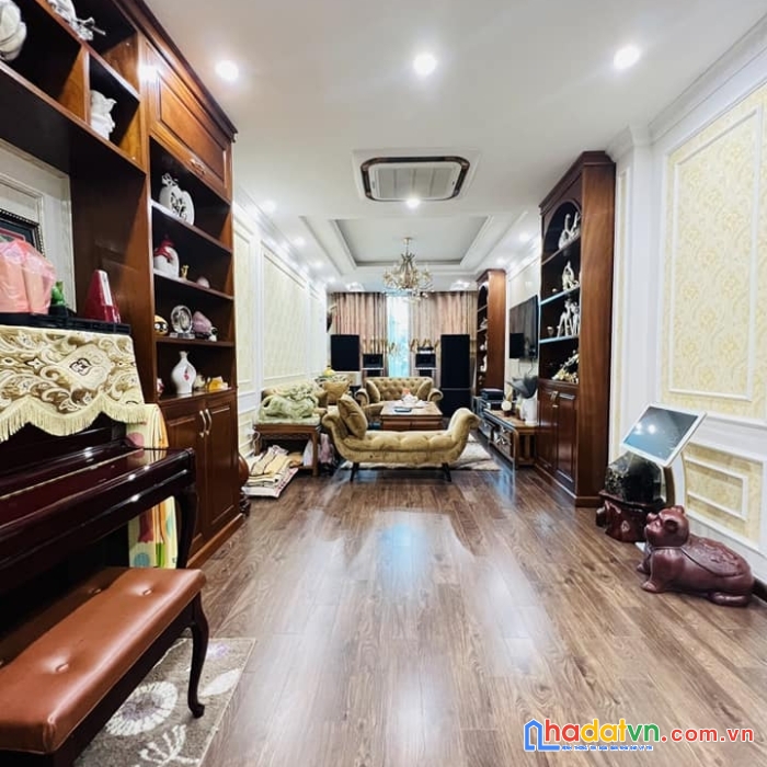 Bán nhà phân lô phố yên lạc 66m 6 tầng thang máy nhà đẹp chủ tự xây chỉ 21 tỷ.