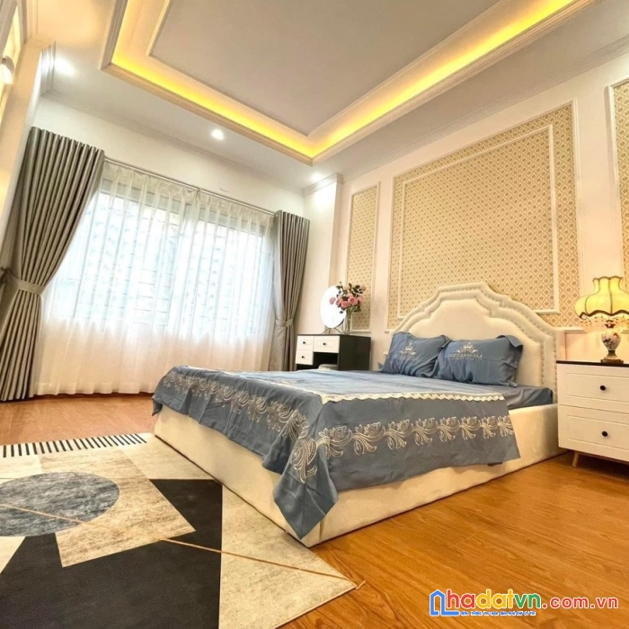 Bán gấp nhà đường láng, đống đa, đẹp, mới, hiện đại, 2 thoáng, 40m2x4tx3.8mt, chỉ 4.29t